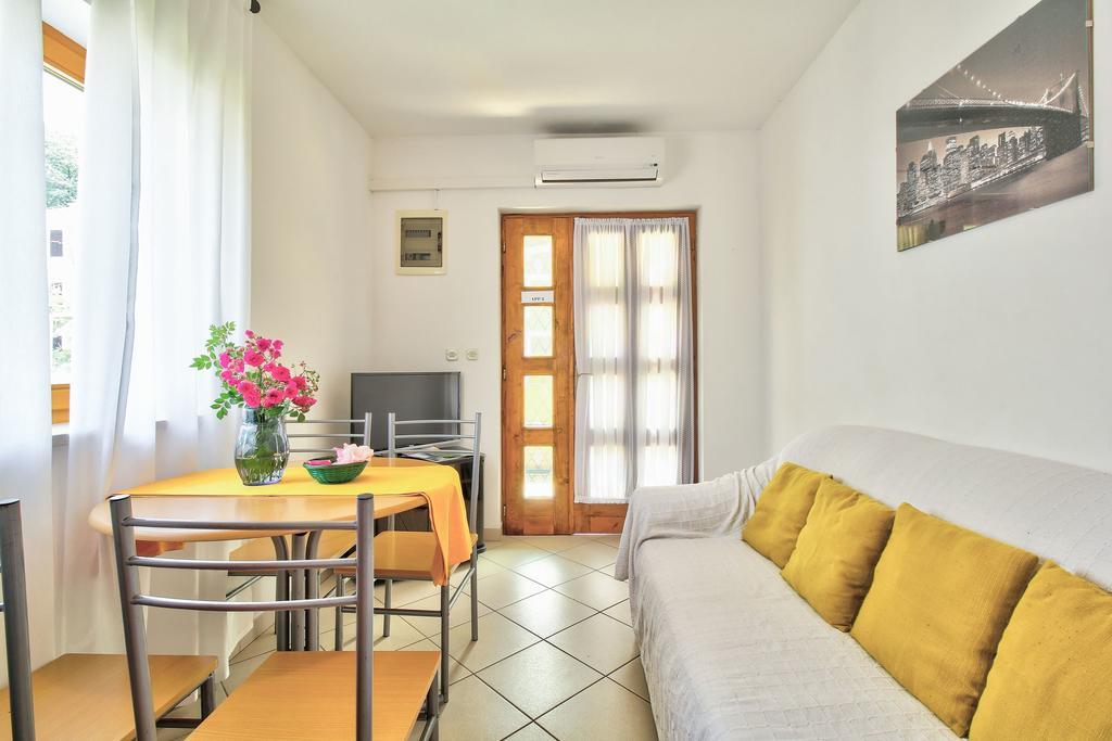 Apartments Vera อูมัค ภายนอก รูปภาพ